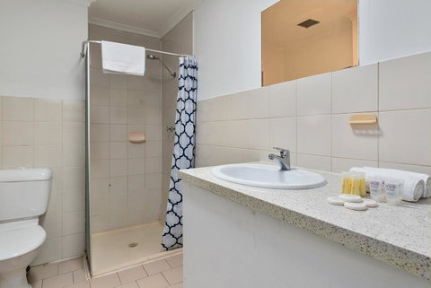 Cosmo On Bank - Dalby Accommodation 12