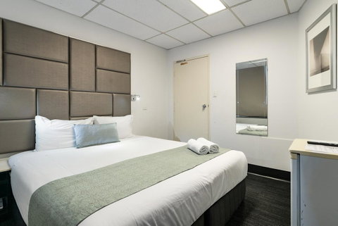 Cosmo On Bank - Dalby Accommodation 11