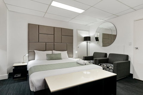Cosmo On Bank - Dalby Accommodation 3