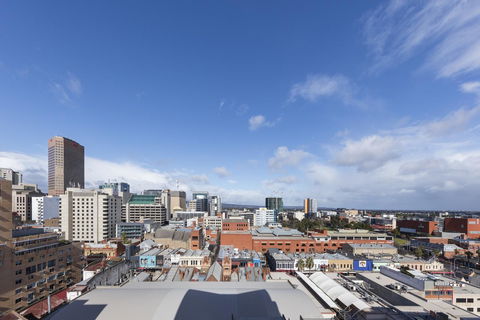 Oaks Adelaide Horizons Suites - Dalby Accommodation 9