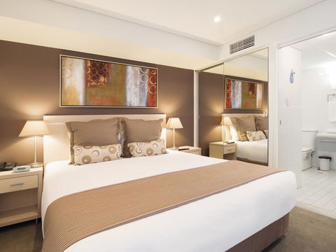 Oaks Adelaide Horizons Suites - Dalby Accommodation 8