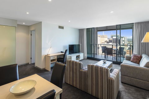 Oaks Adelaide Horizons Suites - Dalby Accommodation 7