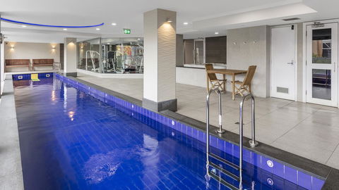 Oaks Adelaide Embassy Suites - Dalby Accommodation 6