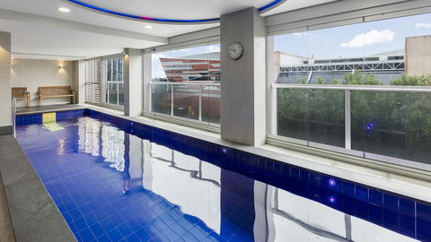 Oaks Adelaide Embassy Suites - Dalby Accommodation 7