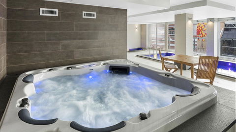 Oaks Adelaide Embassy Suites - Dalby Accommodation 2