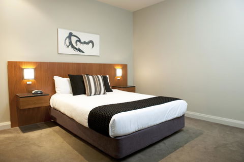 Mantra Hindmarsh Square - Dalby Accommodation 24