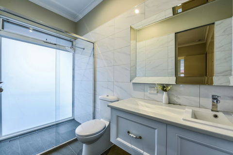 Aloha Central Luxury Apartments - Dalby Accommodation 16