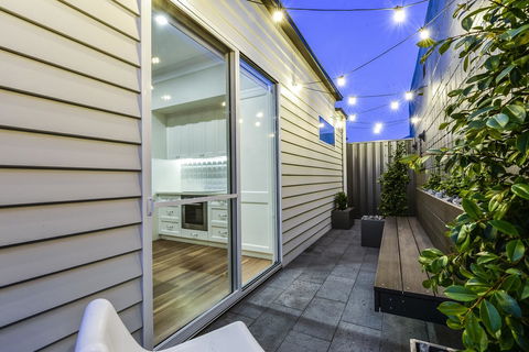 Aloha Central Luxury Apartments - Dalby Accommodation 13