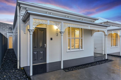 Aloha Central Luxury Apartments - Dalby Accommodation 2