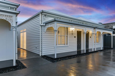 Aloha Central Luxury Apartments - Dalby Accommodation 21
