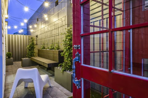Aloha Central Luxury Apartments - Dalby Accommodation 11