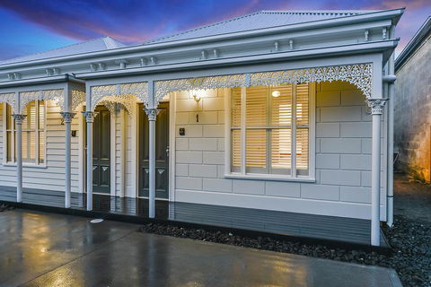 Aloha Central Luxury Apartments - Dalby Accommodation 1