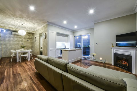 Aloha Central Luxury Apartments - Dalby Accommodation 8