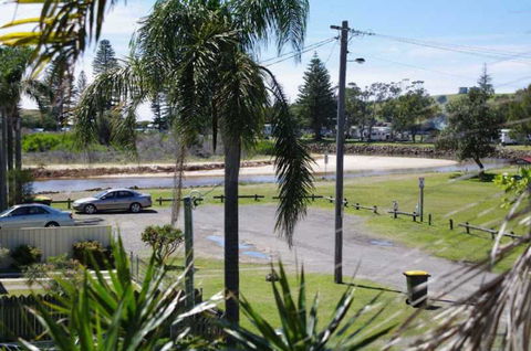 Bellhaven 1, 17 Willow Street - Dalby Accommodation 6