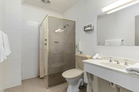 Adelaide Paringa - Dalby Accommodation 16