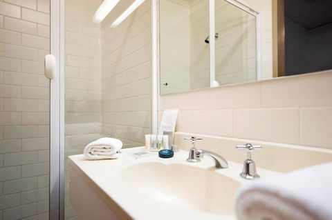 Adelaide Paringa - Dalby Accommodation 14