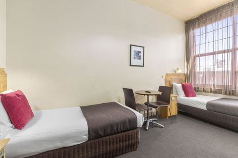 Adelaide Paringa - Dalby Accommodation 12