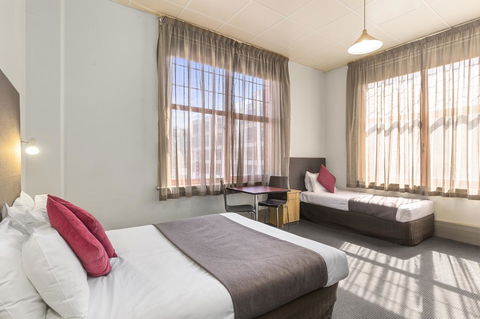 Adelaide Paringa - Dalby Accommodation 5