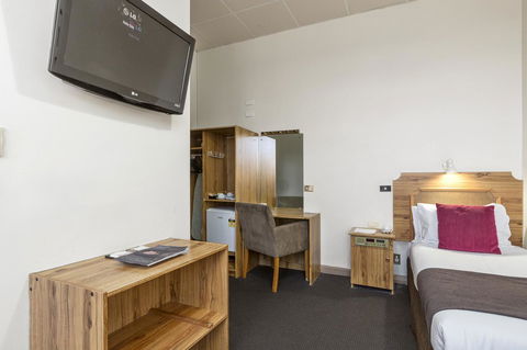 Adelaide Paringa - Dalby Accommodation 7