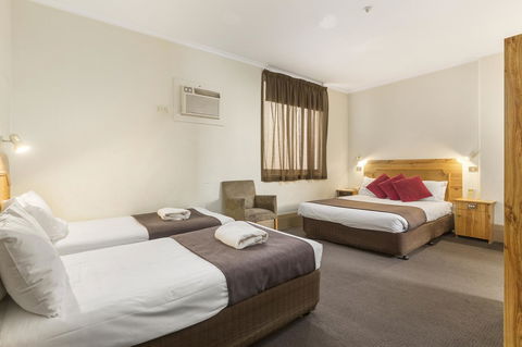 Adelaide Paringa - Dalby Accommodation 6