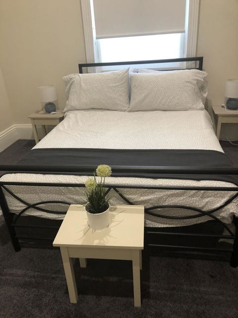 Olive\'s Cottage - Dalby Accommodation 7