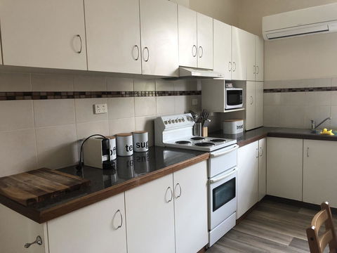 Olive\'s Cottage - Dalby Accommodation 3
