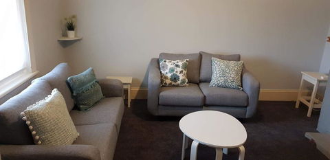 Olive\'s Cottage - Dalby Accommodation 9