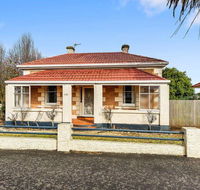 Olive's Cottage - Dalby Accommodation