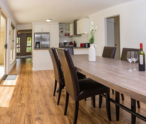 32 West B&B - Dalby Accommodation 0