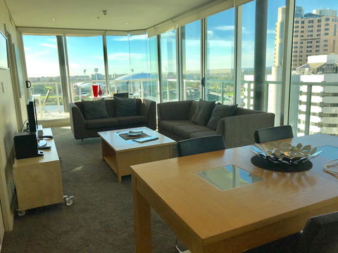 Adelaide DressCircle Apartments - North Terrace - Dalby Accommodation 9