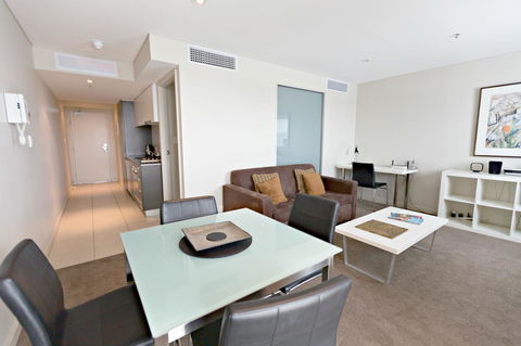 Adelaide DressCircle Apartments - North Terrace - Dalby Accommodation 12