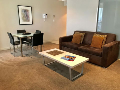 Adelaide DressCircle Apartments - North Terrace - Dalby Accommodation 10