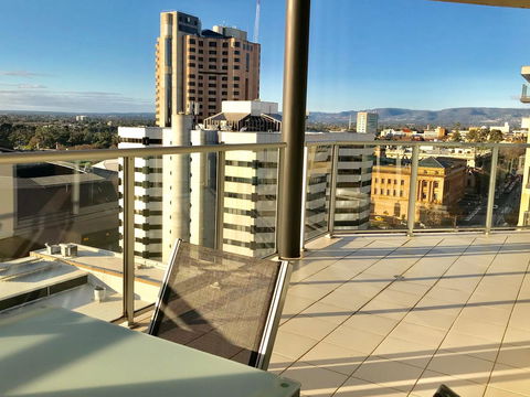 Adelaide DressCircle Apartments - North Terrace - Dalby Accommodation 4