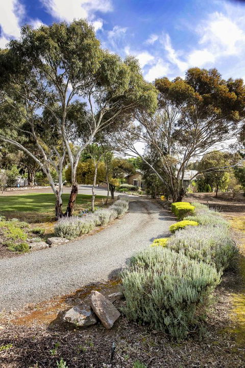 Barossa Retro BnB - Dalby Accommodation 4