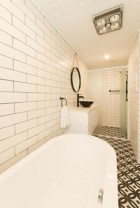 The Manor Basket Range - Dalby Accommodation 1
