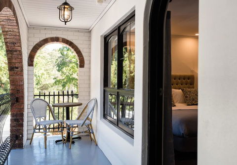 The Manor Basket Range - Dalby Accommodation 18