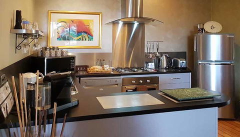 Riverview Rise Retreats - Dalby Accommodation 9
