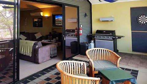 Riverview Rise Retreats - Dalby Accommodation 10