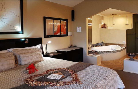 Riverview Rise Retreats - Dalby Accommodation 0