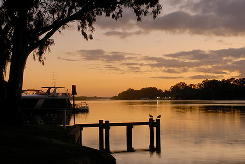 Riverview Rise Retreats - Dalby Accommodation 11