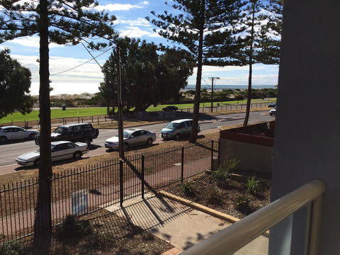 Adelaide - Semaphore Beach Front - Dalby Accommodation 27