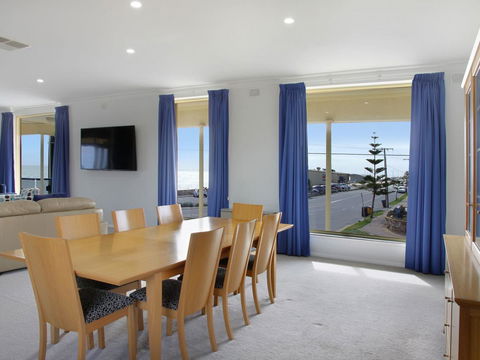 Seaview Sunset Holiday Apartments - Dalby Accommodation 28