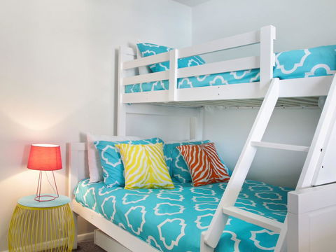 Seaview Sunset Holiday Apartments - Dalby Accommodation 10