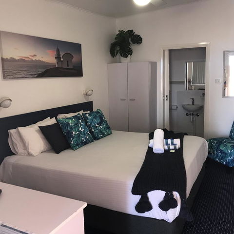 OCEAN BREEZE MOTEL - Dalby Accommodation 2