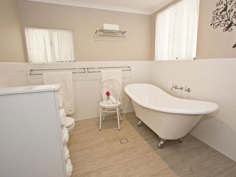 Queen's Cottage Barossa Valley - Dalby Accommodation 17