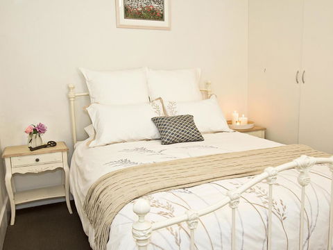 Queen's Cottage Barossa Valley - Dalby Accommodation 5