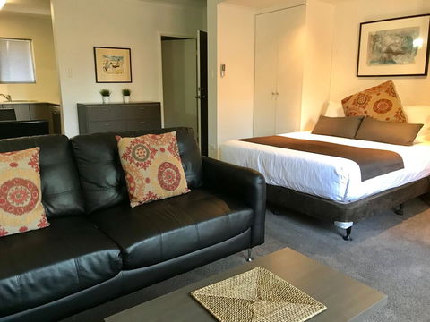 Adelaide DressCircle Apartments - Archer Street - Dalby Accommodation 6