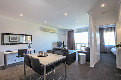 Adelaide DressCircle Apartments - Archer Street - Dalby Accommodation 0