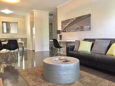 Adelaide DressCircle Apartments - Archer Street - Dalby Accommodation 7