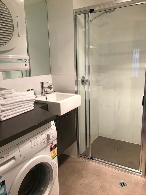 Adelaide DressCircle Apartments - Archer Street - Dalby Accommodation 3